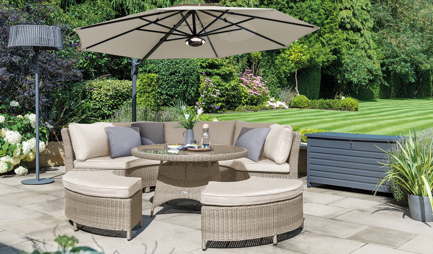 garden furniture image