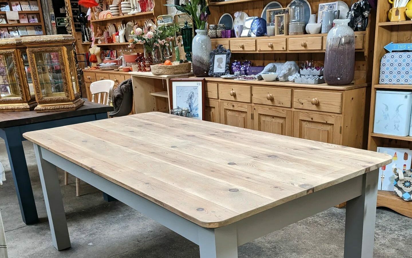 Kerris Farmhouse Pine