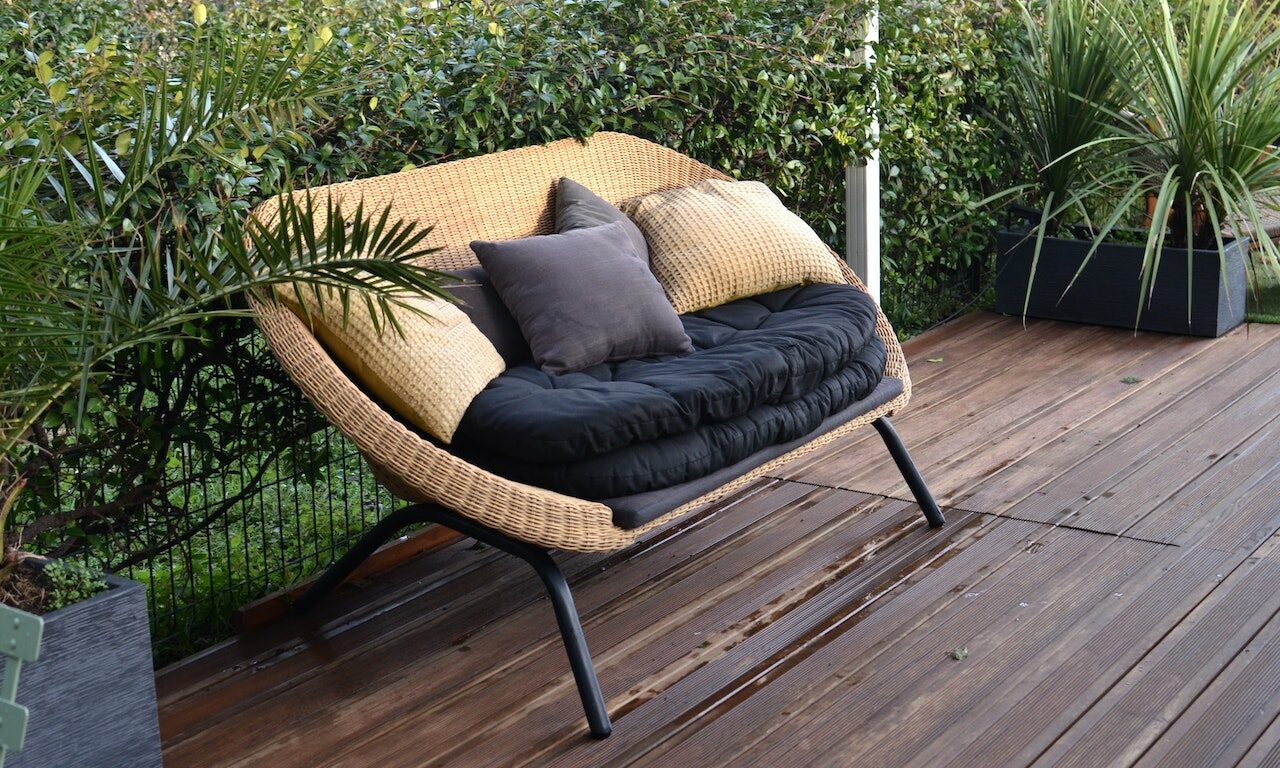 outdoor garden furniture stock3